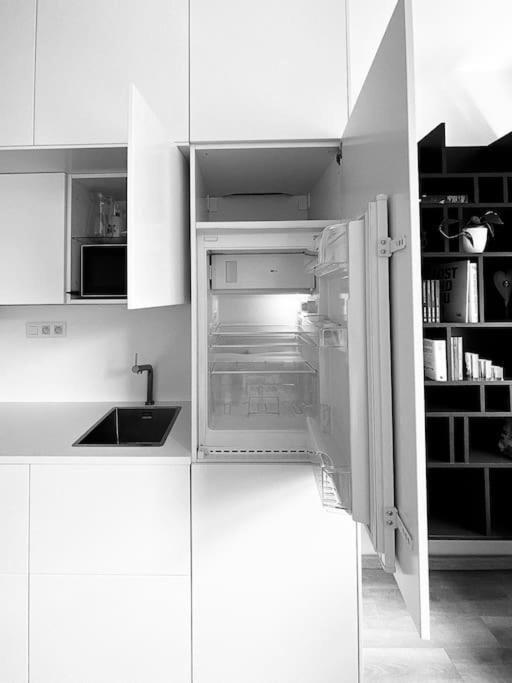 New Studio In Quiet Part Of The City Center Pressburg Exterior foto